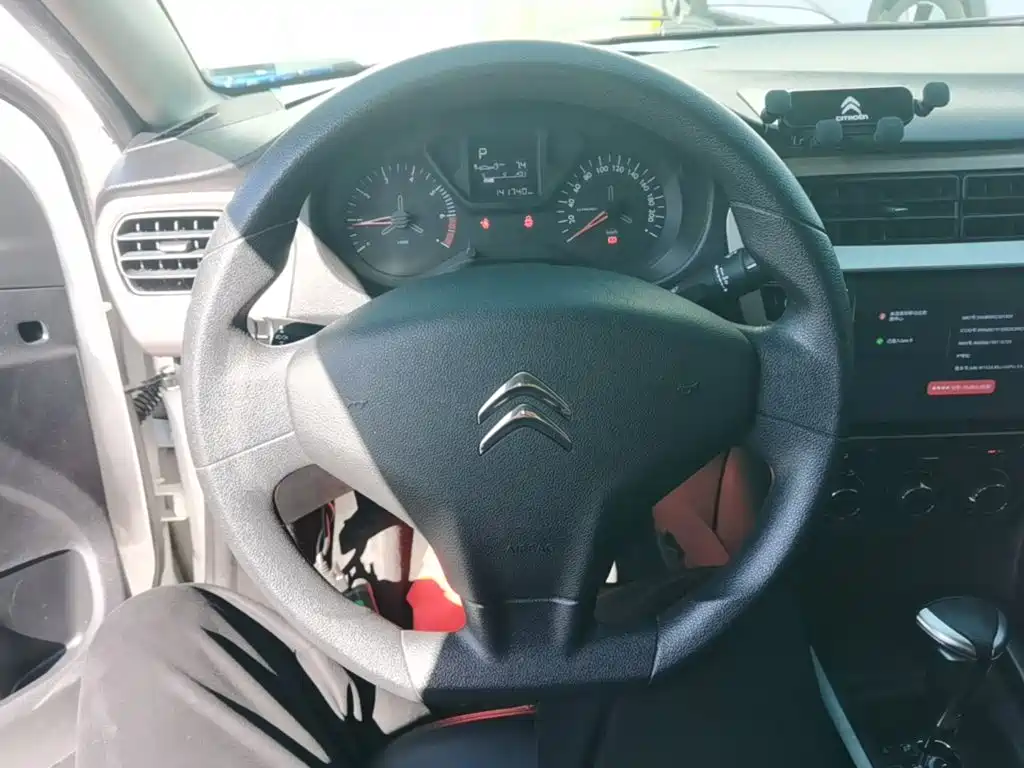 Citroen Elysee — миниатюра 11
