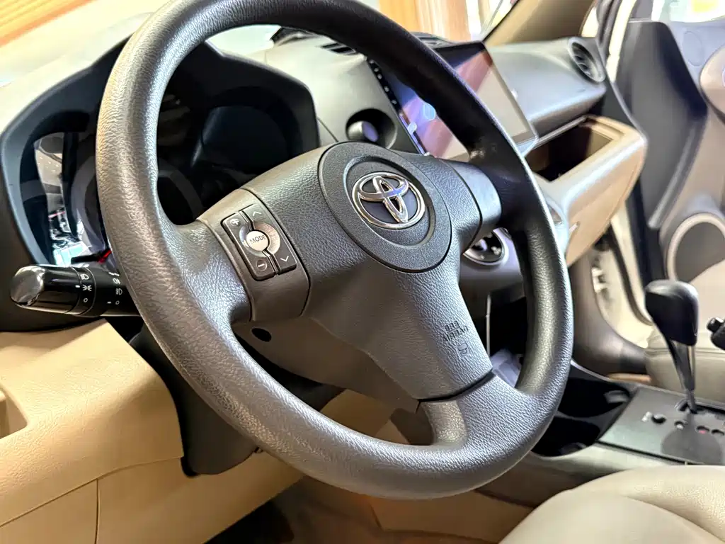 Toyota RAV4 — миниатюра 21