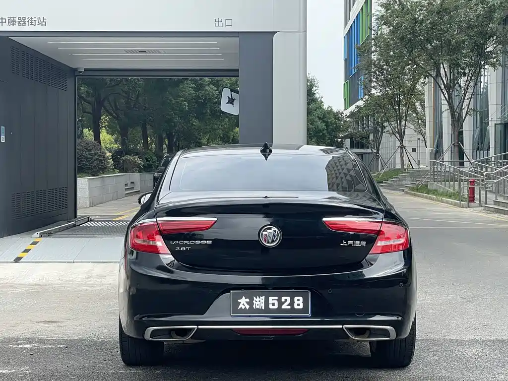 Buick LaCrosse — миниатюра 13