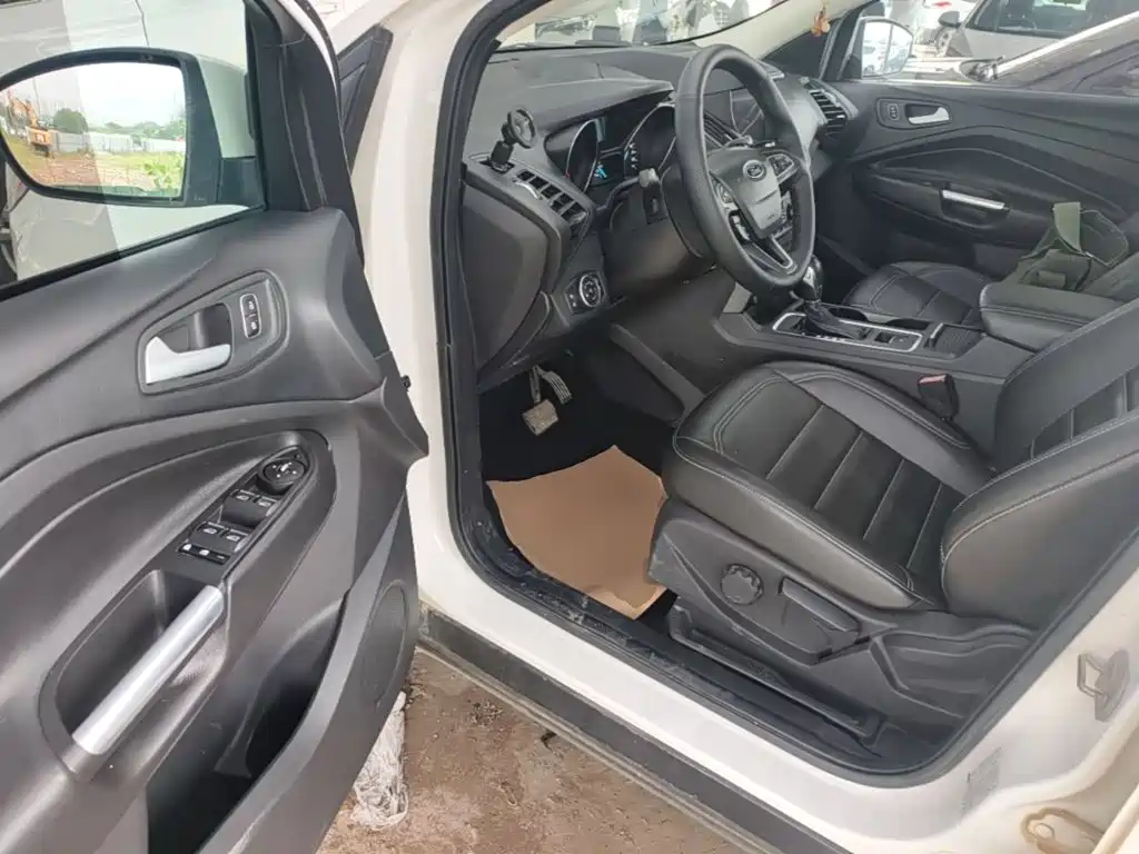 Ford Kuga — миниатюра 16