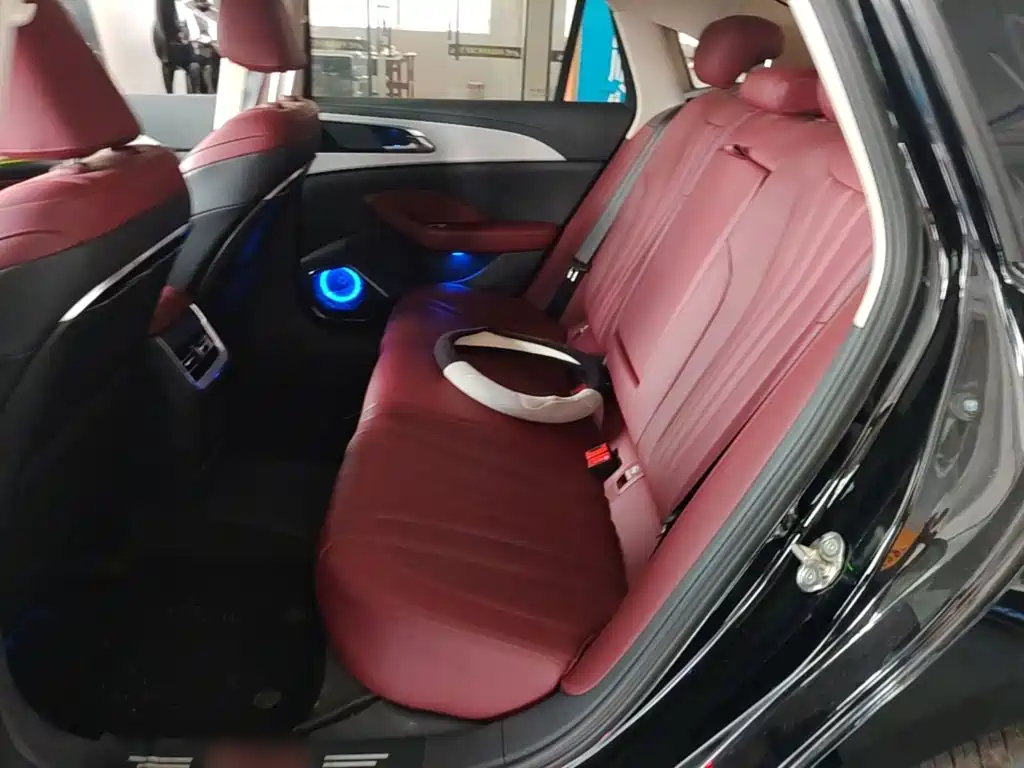 Hongqi Hongqi H5 — миниатюра 17