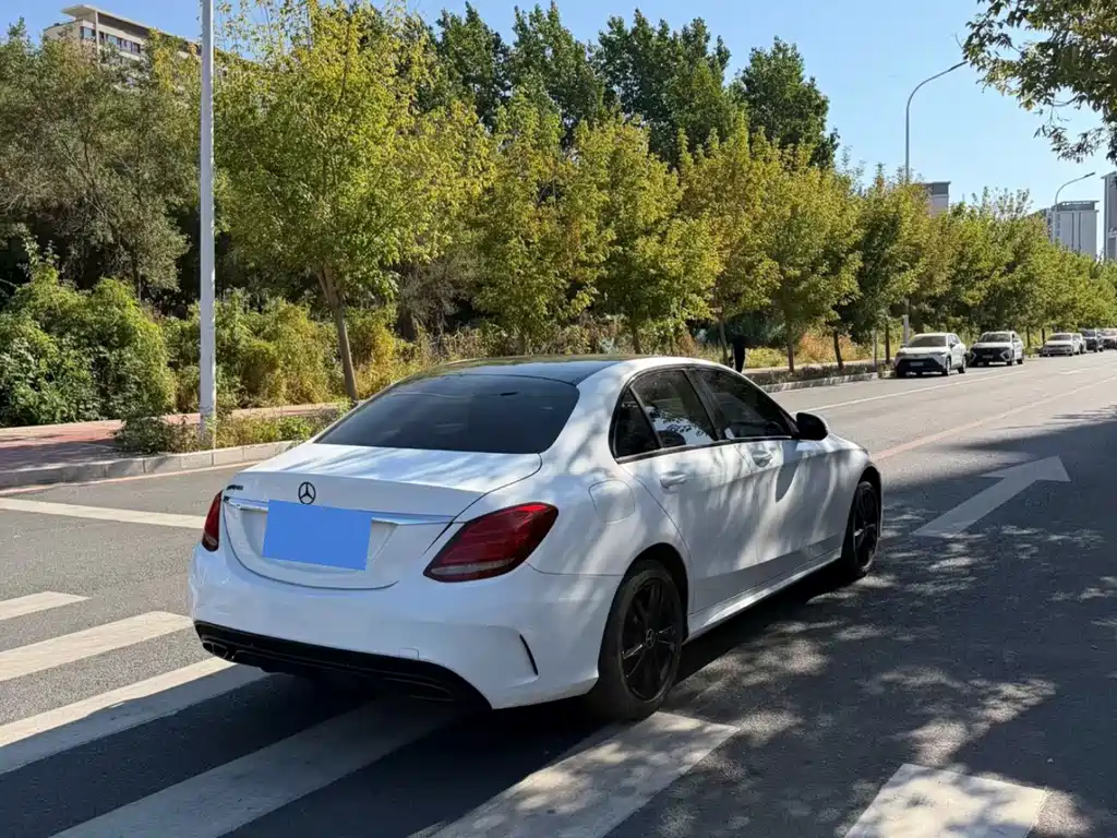 Mercedes-Benz C-Class — миниатюра 5