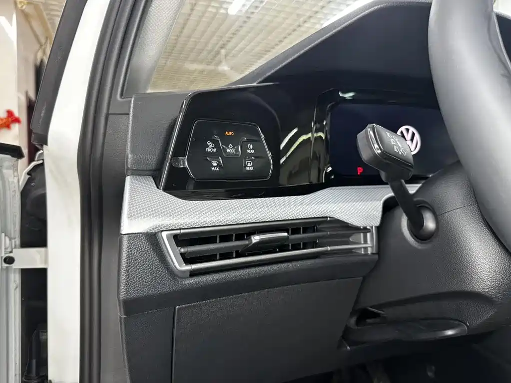 Volkswagen Golf — миниатюра 26