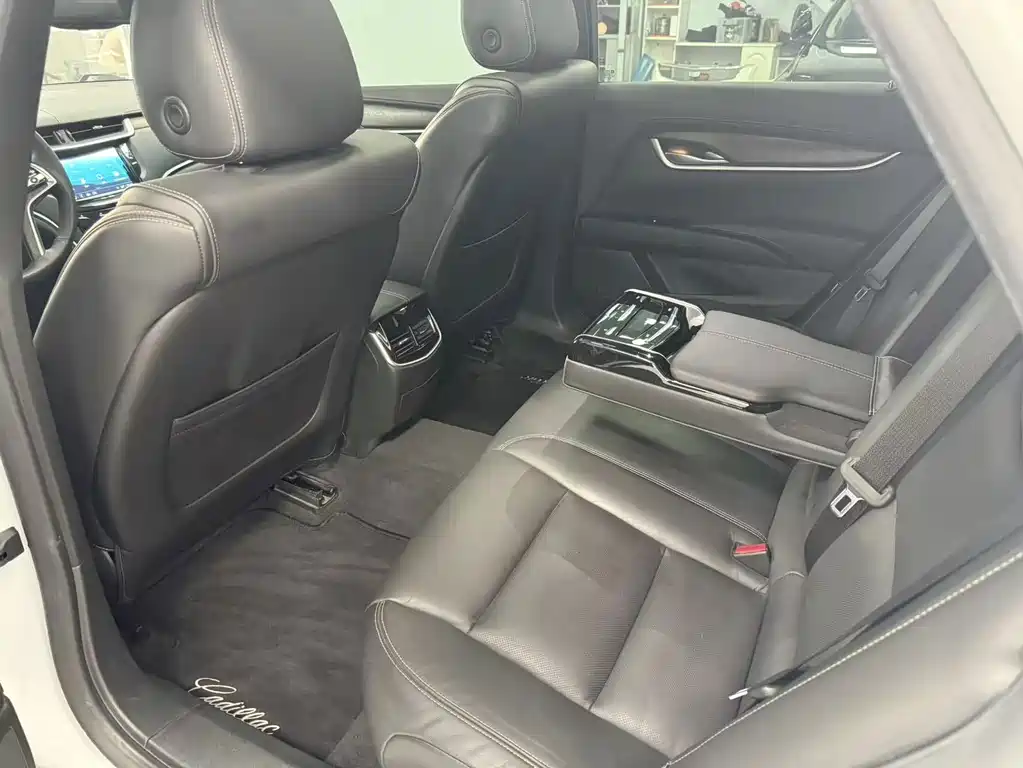 Cadillac XTS — миниатюра 6