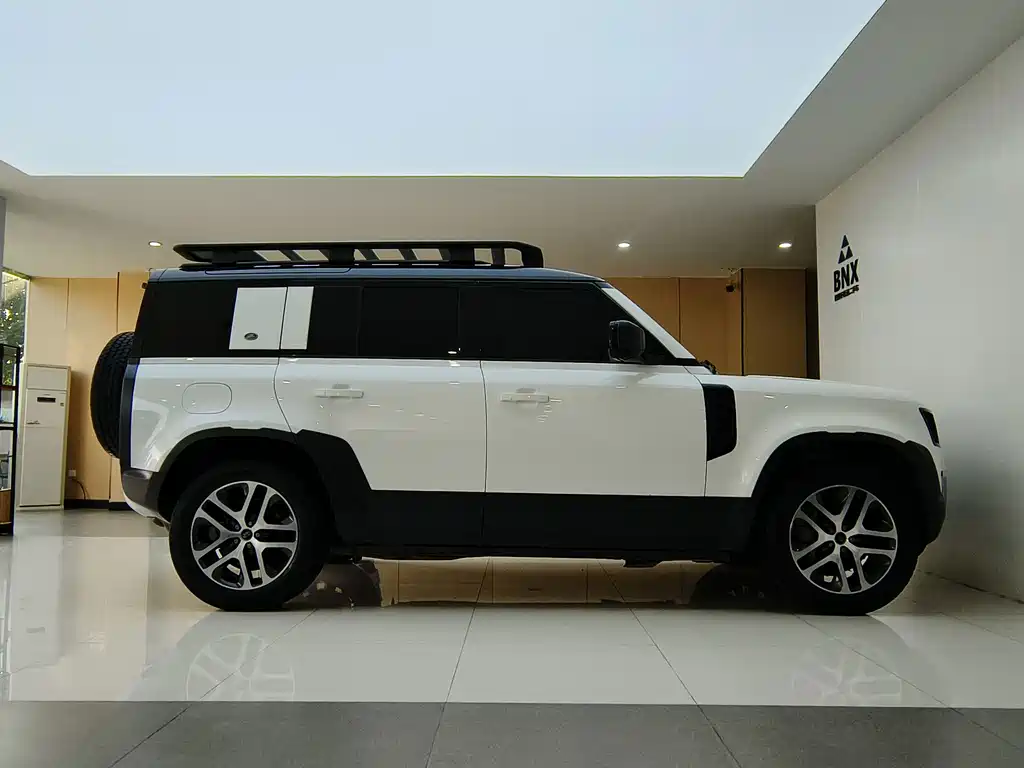 Land Rover Defender — миниатюра 3