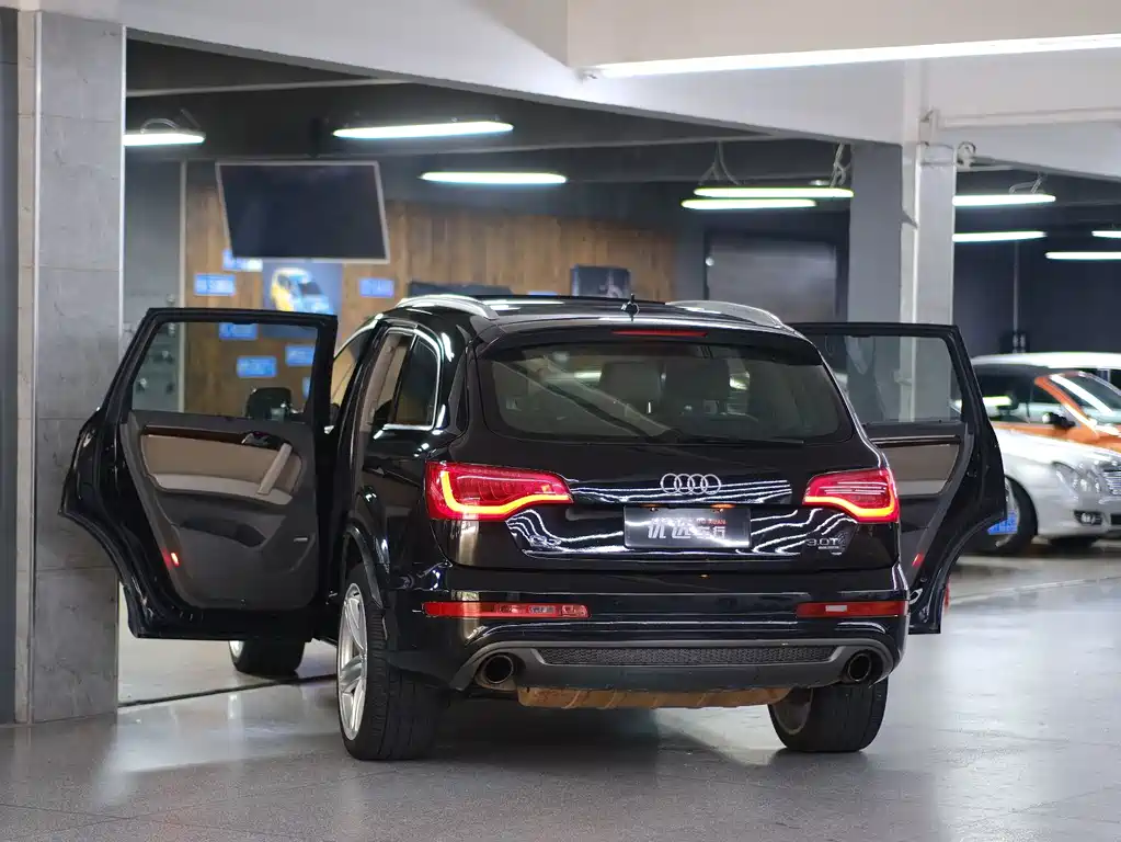 Audi Q7 — миниатюра 6