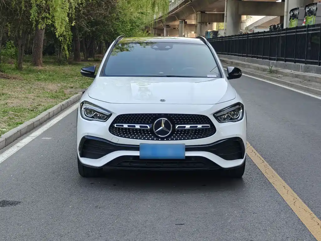 Mercedes-Benz GLA 2020 GLA 200 4MATIC