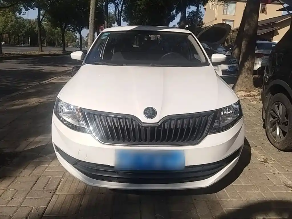 Skoda Rapid — миниатюра 3