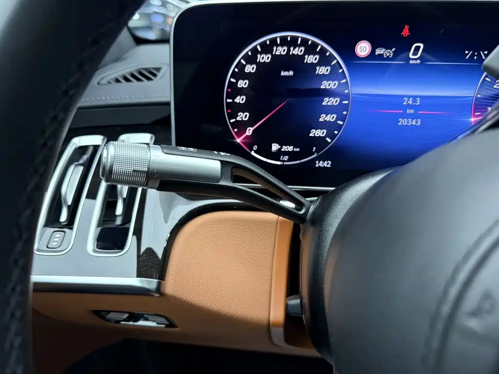 Mercedes-Benz S-Class — миниатюра 23