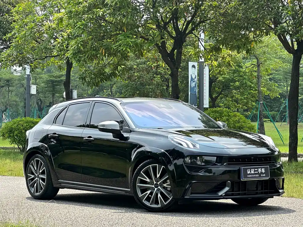 Lynk & Co 02 Hatchback — миниатюра 3