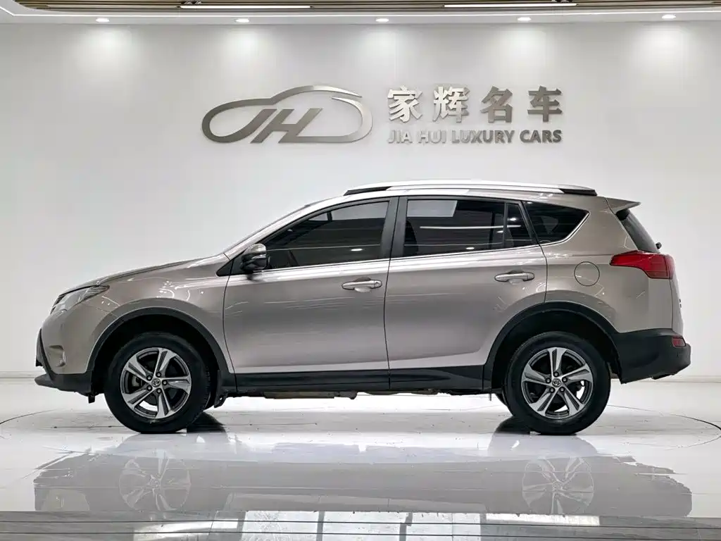 Toyota RAV4 — миниатюра 4