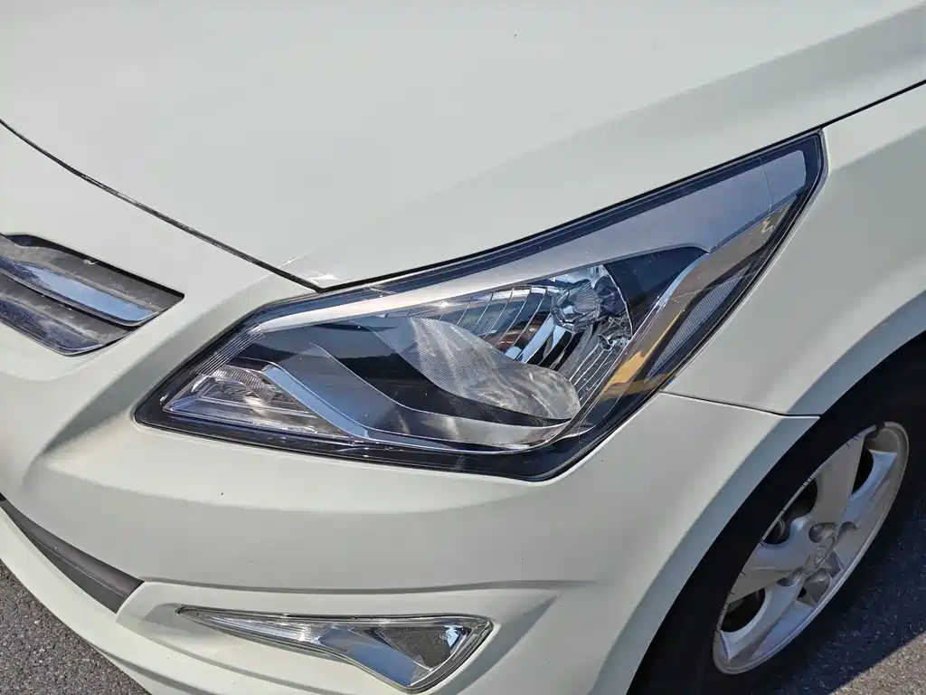 Hyundai Verna — миниатюра 8