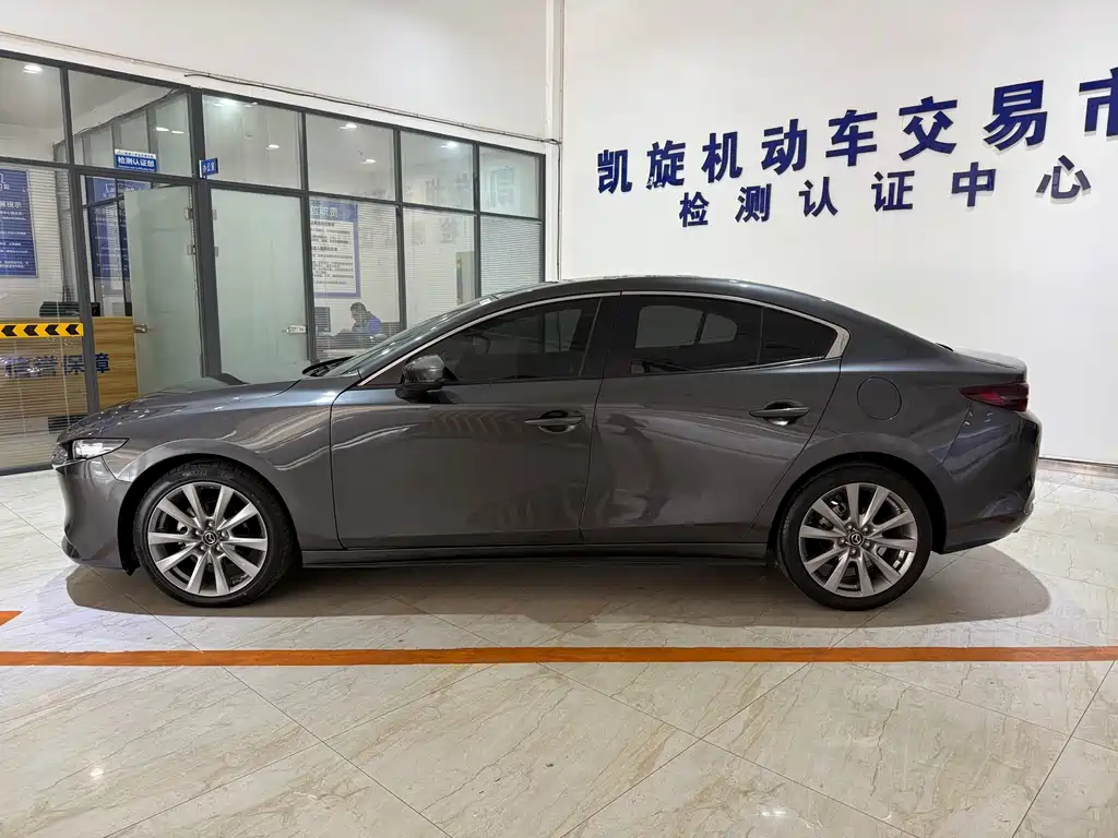 Mazda 3 Axela — миниатюра 7