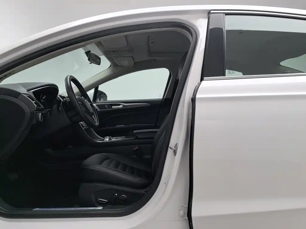 Ford Mondeo — миниатюра 10