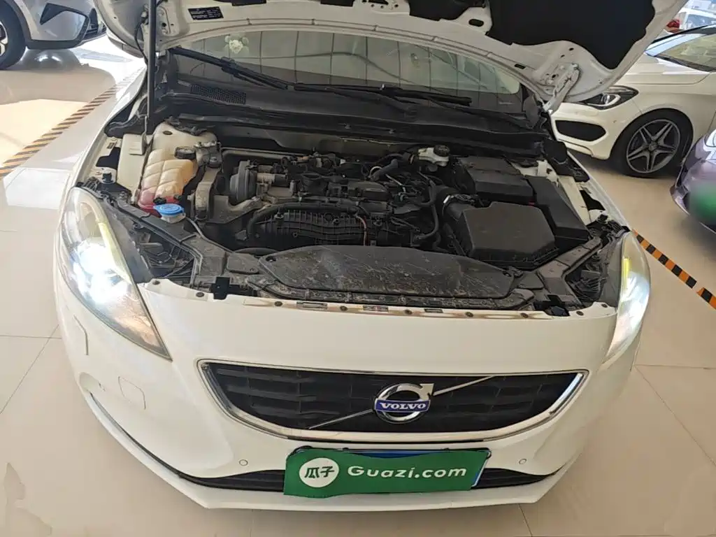 Volvo V40 — миниатюра 20