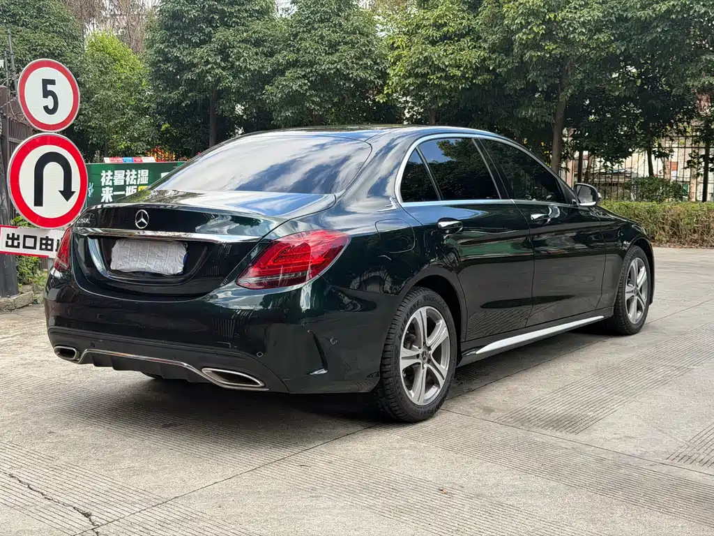 Mercedes-Benz C-Class — миниатюра 6