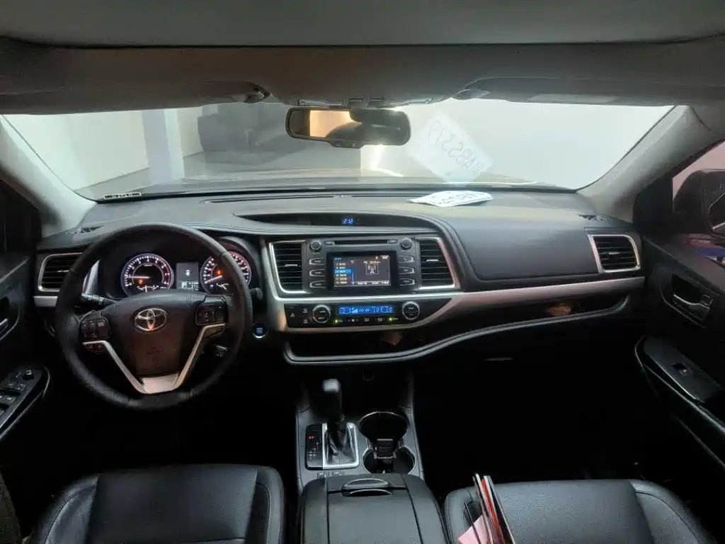 Toyota Highlander — миниатюра 5