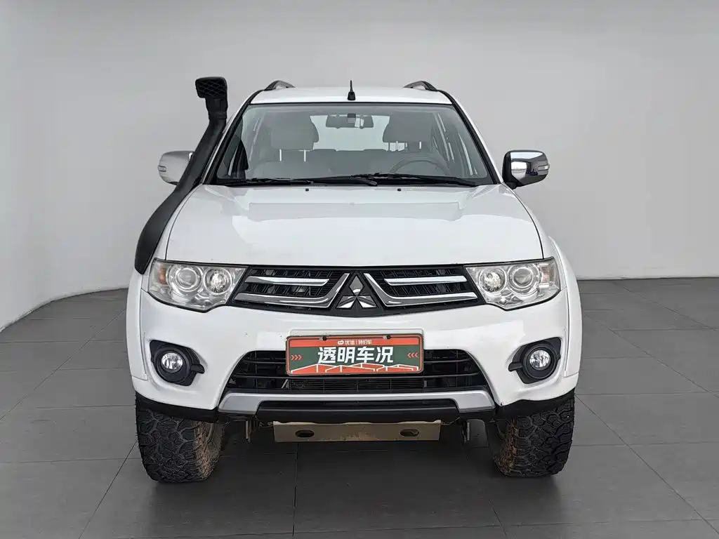 Mitsubishi Pajero Sport — миниатюра 3