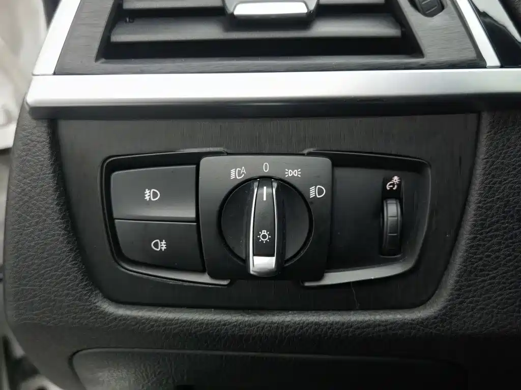 BMW 3 Series — миниатюра 21