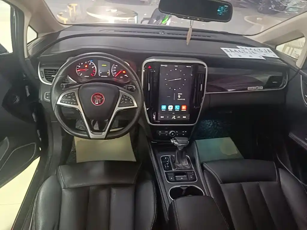BYD MAX — миниатюра 10