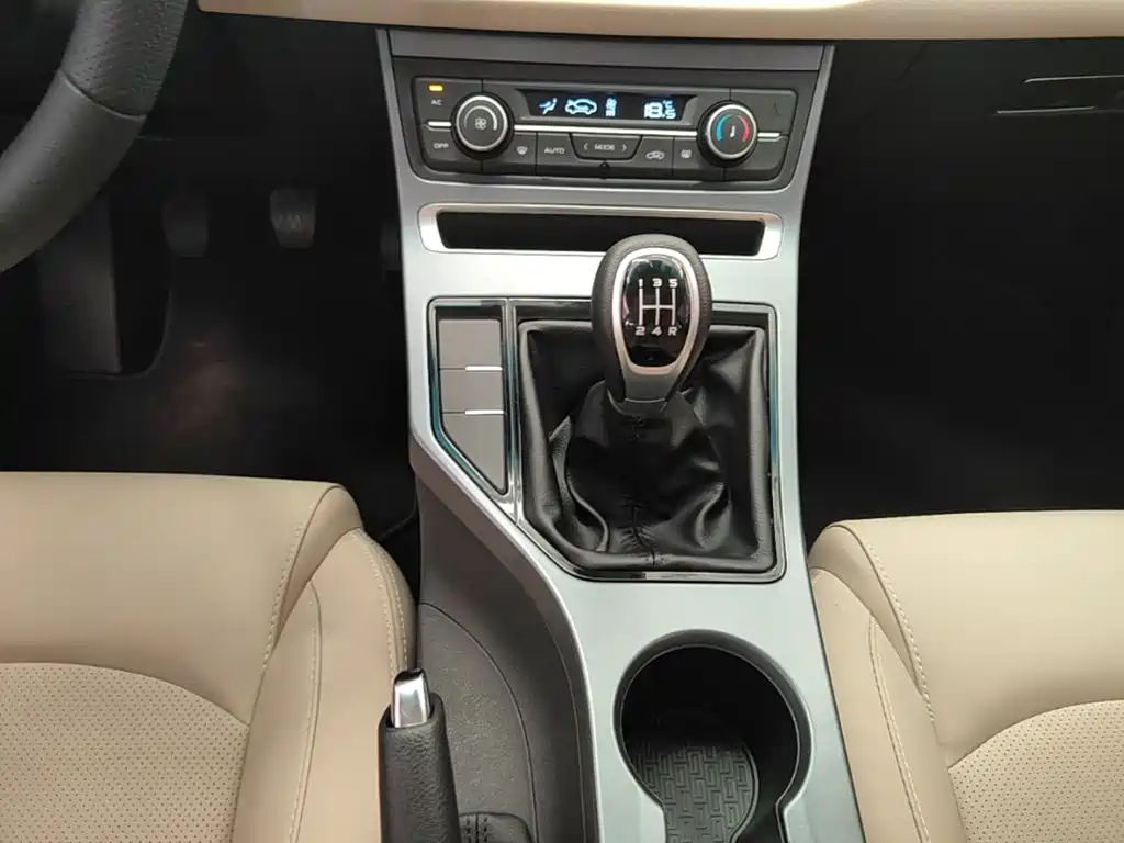 Geely Emgrand — миниатюра 14