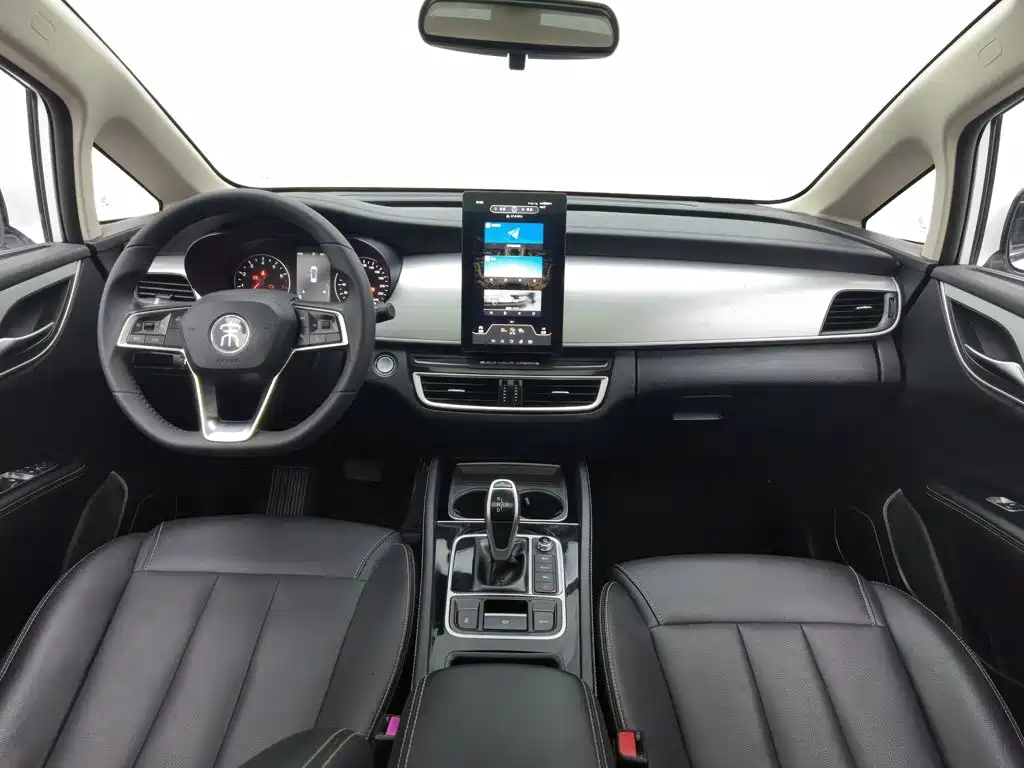 BYD MAX — миниатюра 5