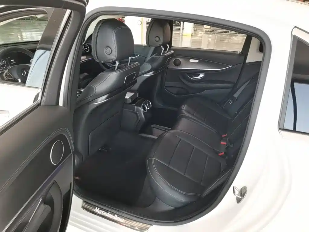 Mercedes-Benz E-Class — миниатюра 17