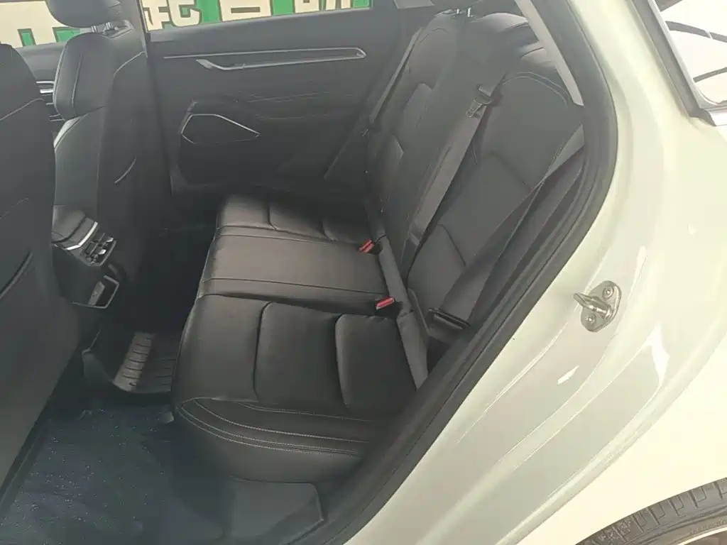 Geely Emgrand — миниатюра 17