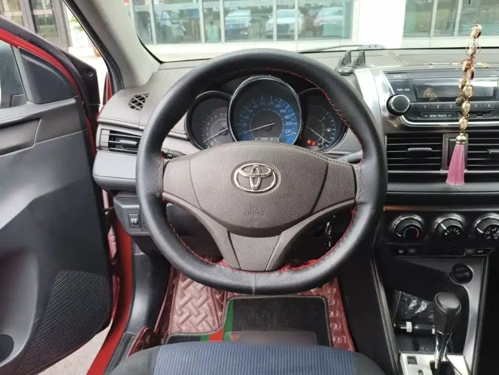 Toyota Yaris L — миниатюра 13