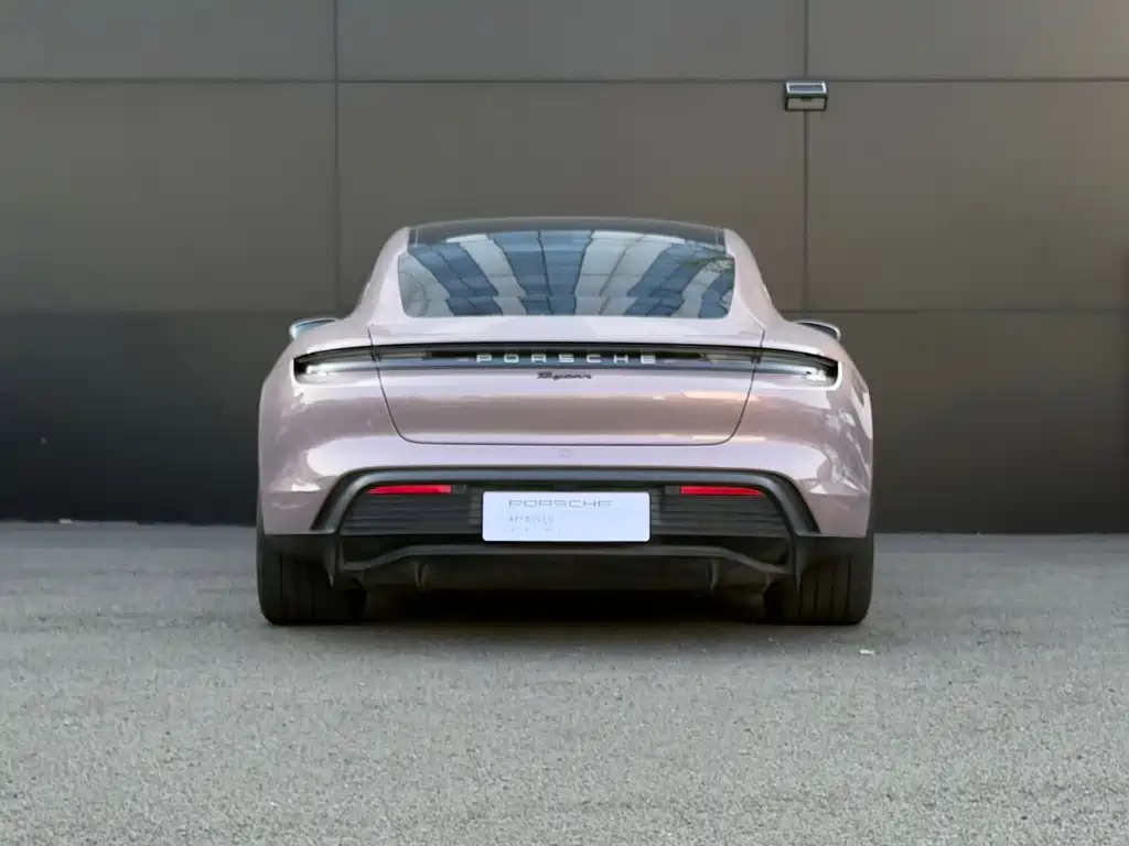 Porsche Taycan — миниатюра 4