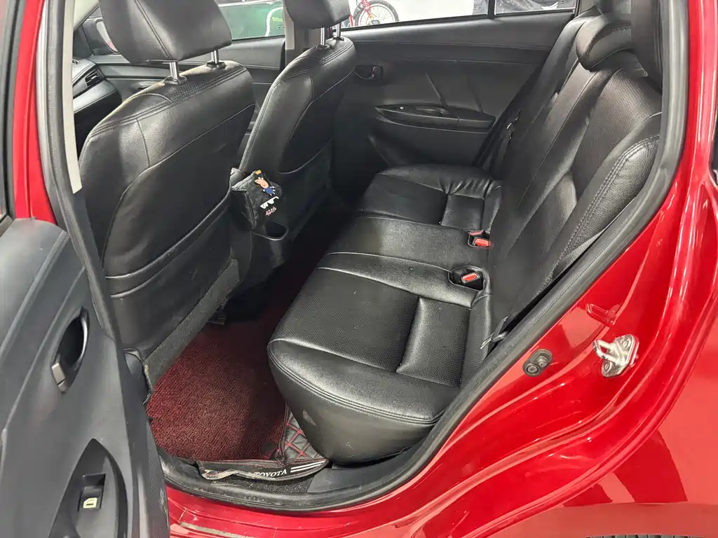 Toyota Yaris L — миниатюра 7