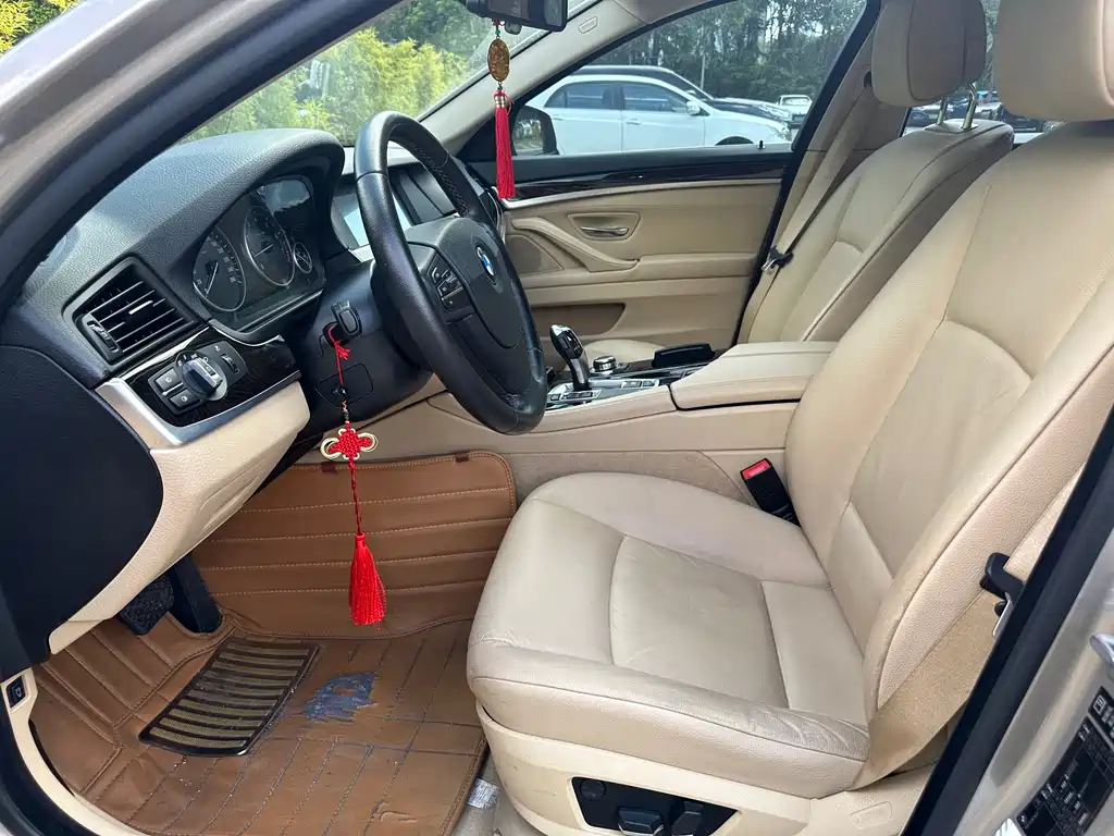 BMW 5 Series — миниатюра 8