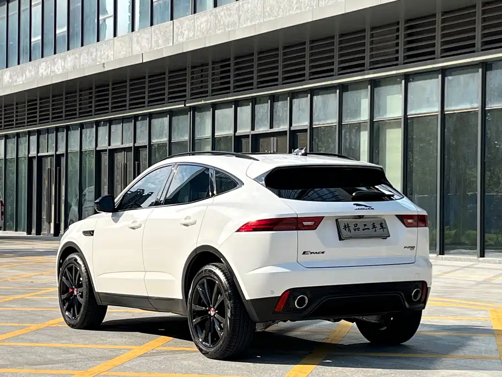 Jaguar E-PACE — миниатюра 4