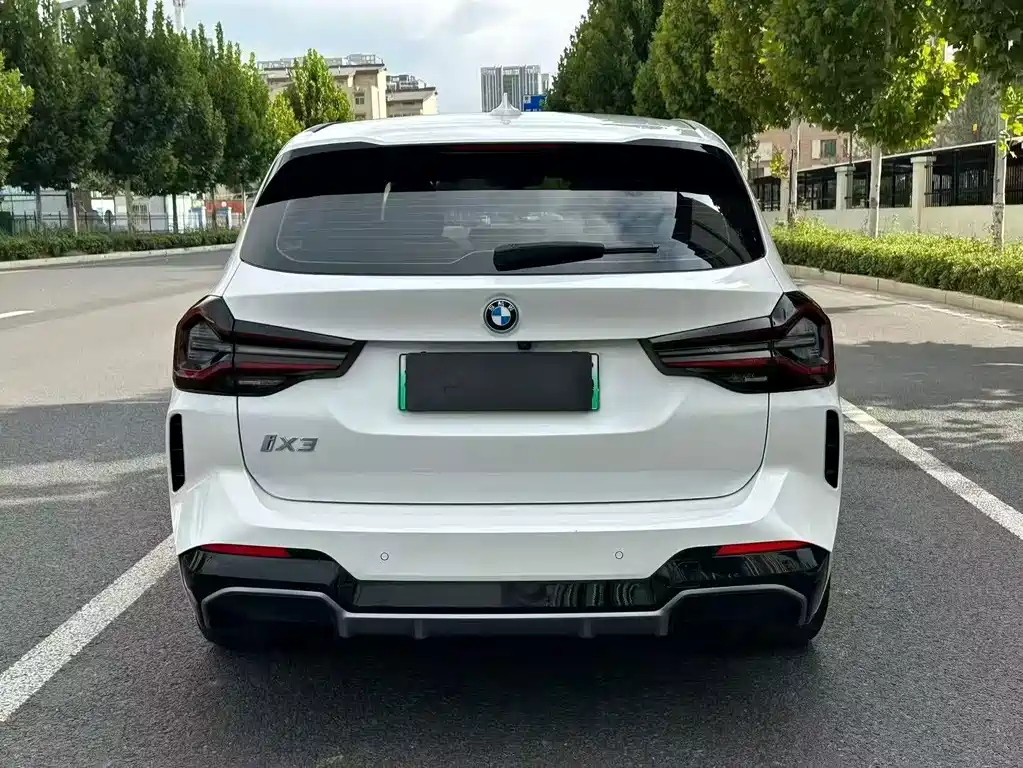 BMW iX3 — миниатюра 8