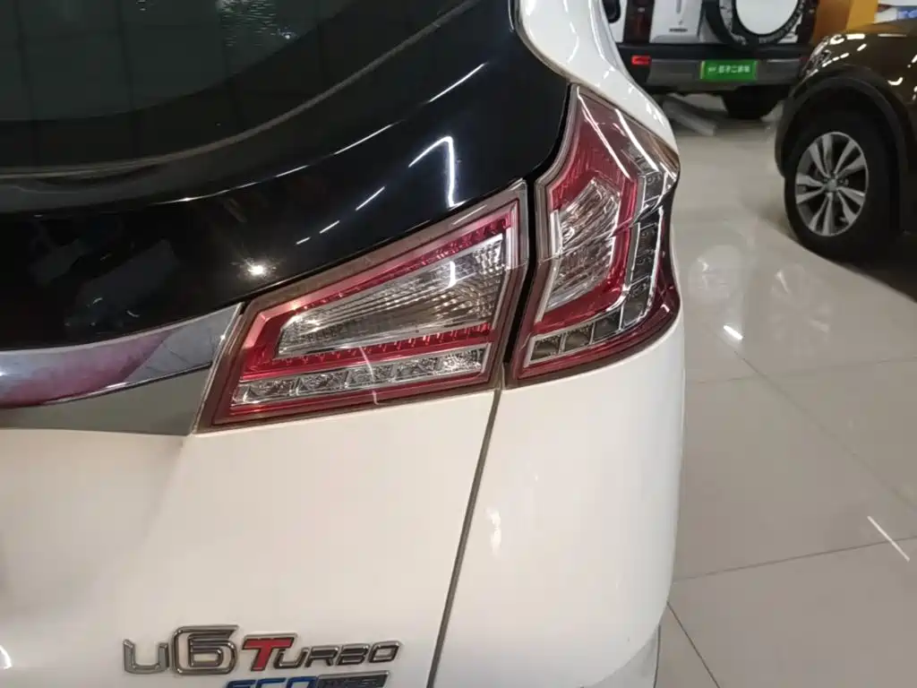 Luxgen U6 — миниатюра 8