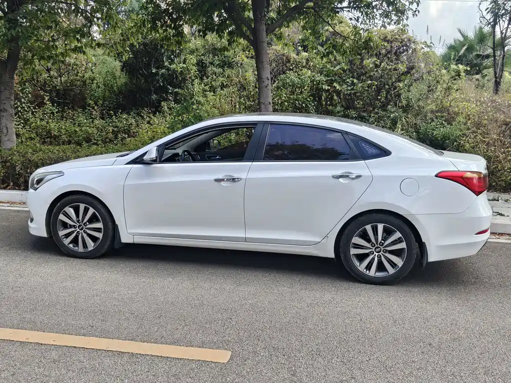 Hyundai Mistra — миниатюра 4