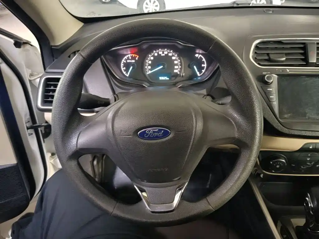 Ford Escort — миниатюра 11