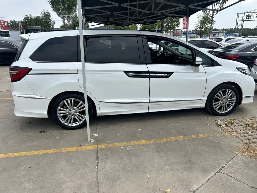 Honda Elysion — миниатюра 11