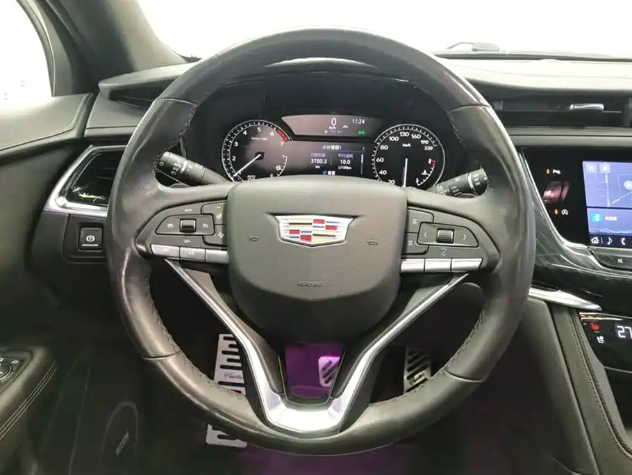 CADILLAC XT6