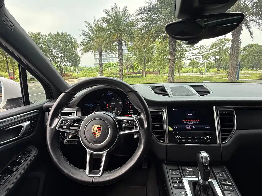 Porsche Macan — миниатюра 14