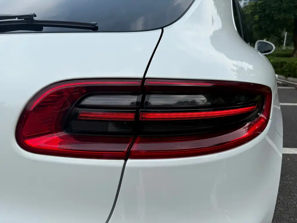 Porsche Macan — миниатюра 8