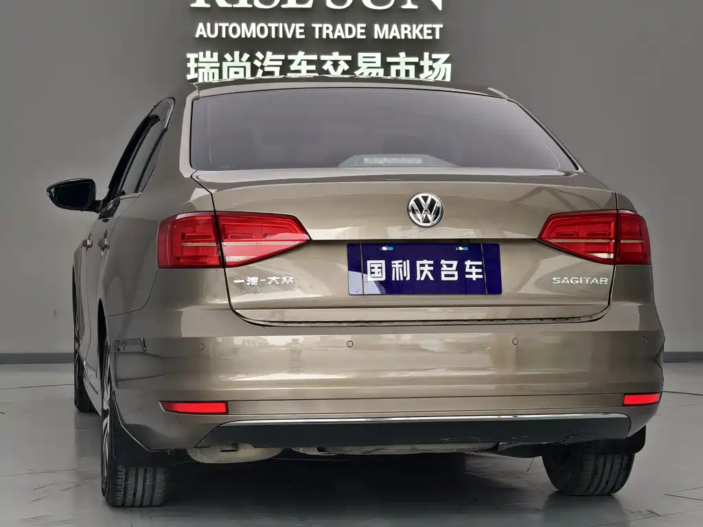Volkswagen Sagitar 2018 1.6L AT Comfort