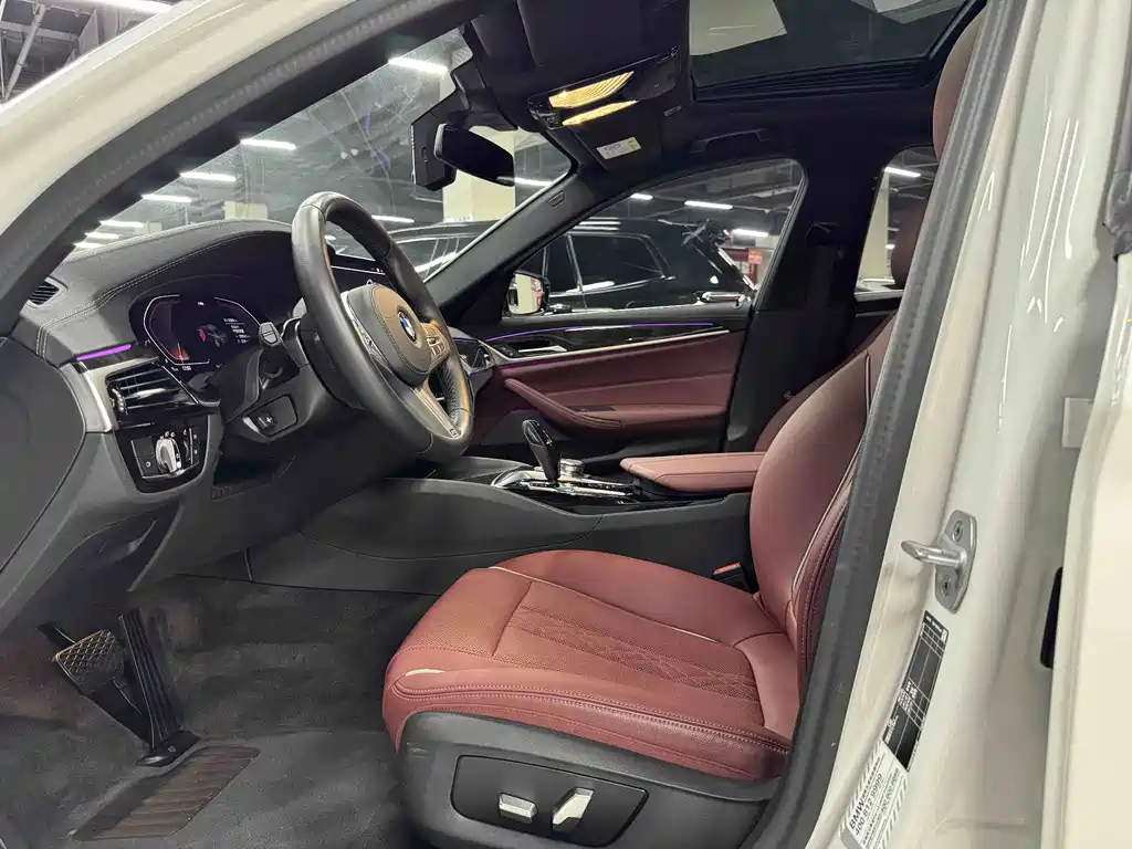 BMW 5 Series — миниатюра 7