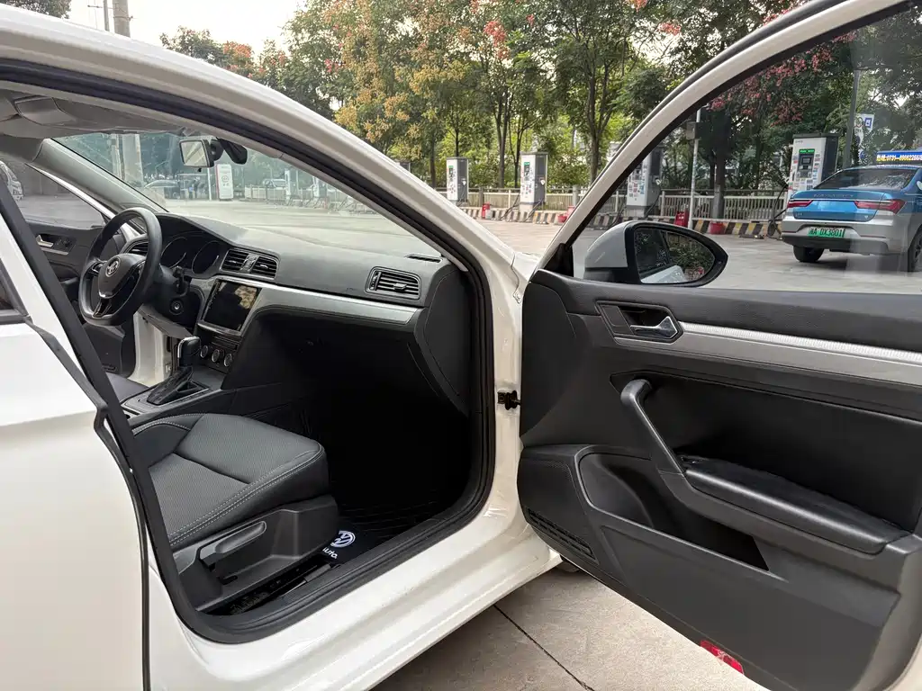 Volkswagen Lamando — миниатюра 13