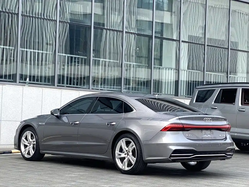 Audi A7L 2022 45 TFSI S-line