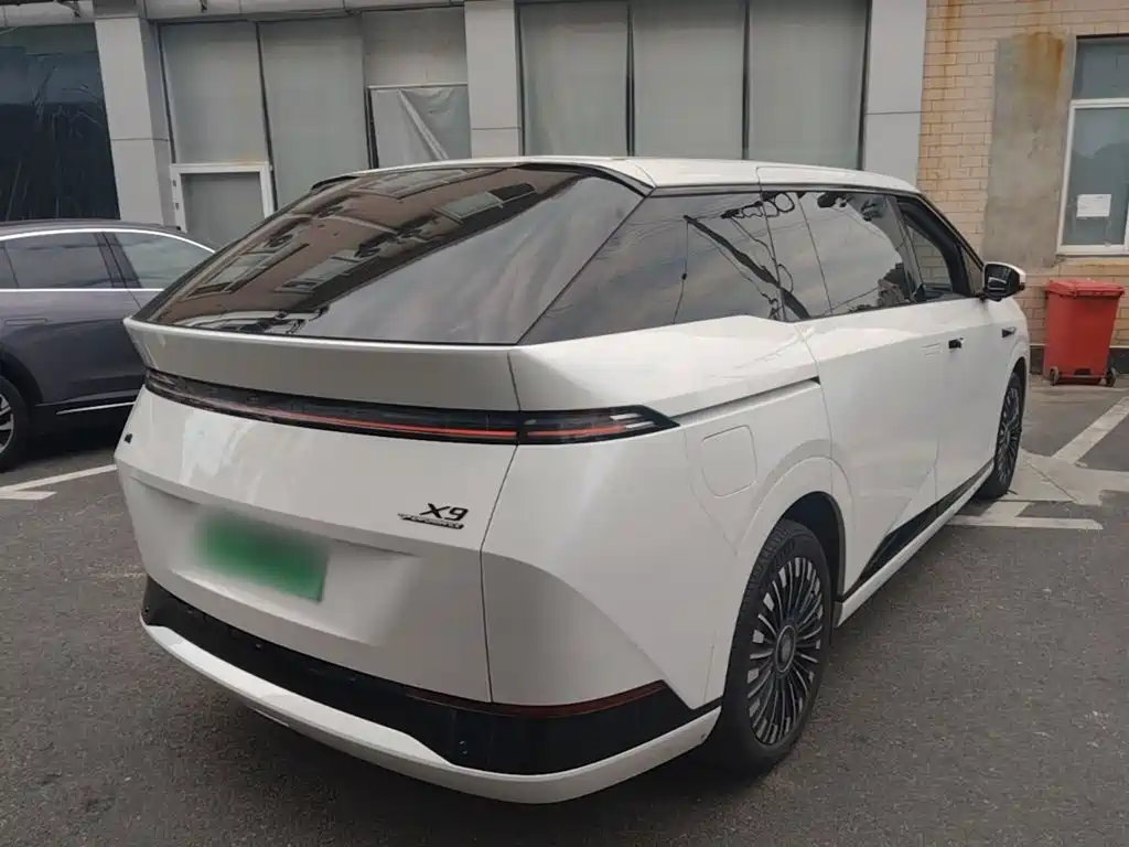 XPeng X9 — миниатюра 7