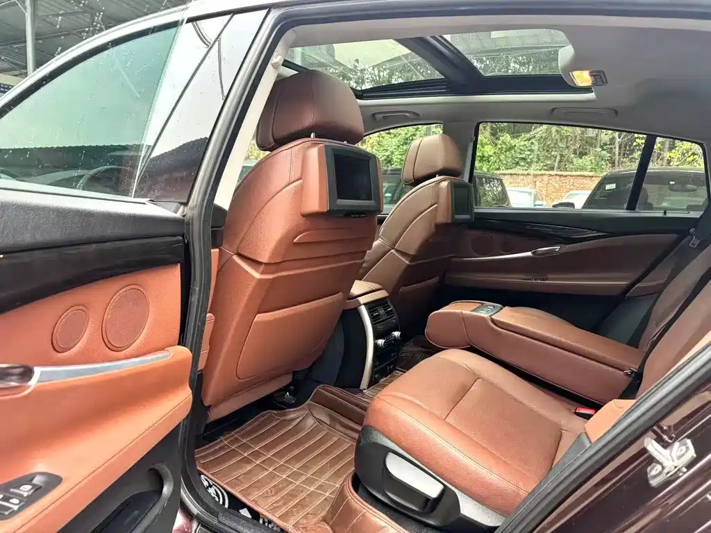 BMW 5 Series GT — миниатюра 5