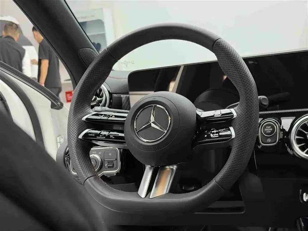 Mercedes-Benz A-Class — миниатюра 13