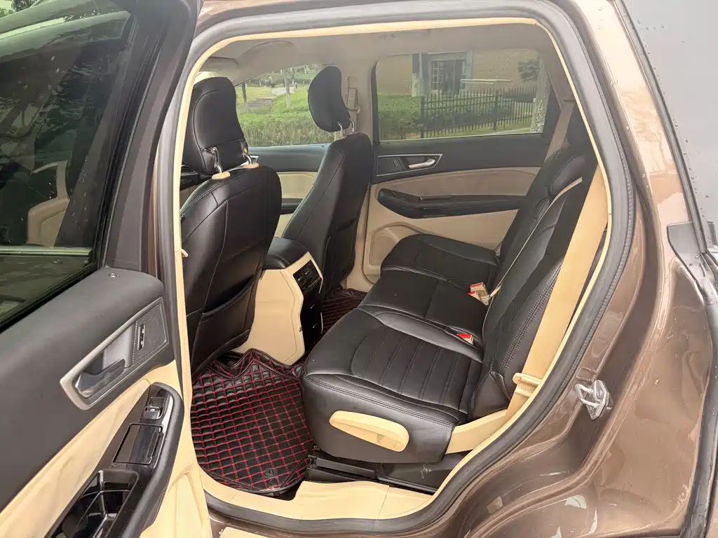 Ford Edge — миниатюра 10