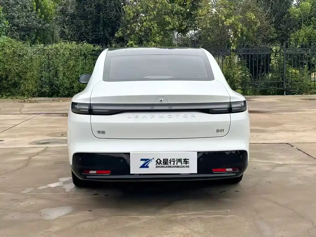 Leapmotor Leapmotor B01 — миниатюра 5
